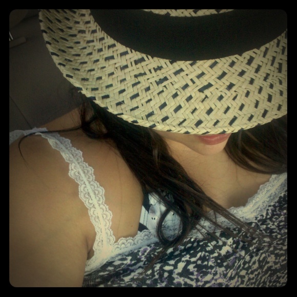 Welcome to my closet! Hope you like what you see! - Picture 1 of 1